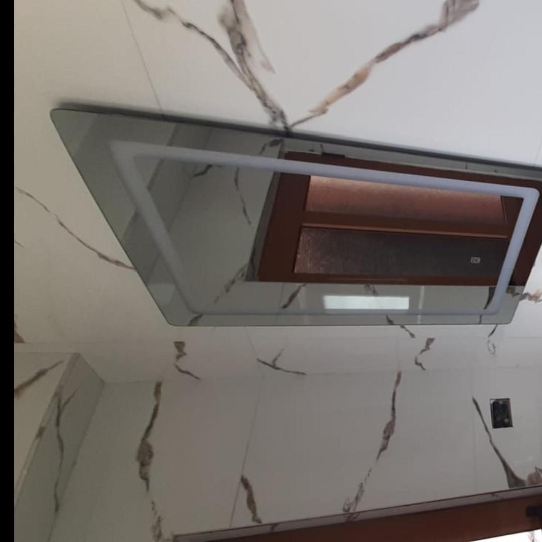 Laa Melossa Sarande Phòng bức ảnh
